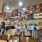 kitanokaisendomburiyawagamamadontomakomaishokudou - 店内のメニュー