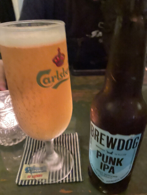 HANGOVERS　SALOON photo 3