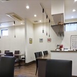 かしの木 - 店内
