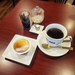 黒猫屋珈琲店 - チーズケーキと珈琲のセット(800円)