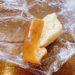 Yukinko Bakery&Cafe - 無料試食でいただいた、ダブルチーズのブリオッシュ