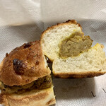 メゾン ムラタ - ミックスビーンズとひき肉ポテトのカレーぱん ¥220