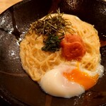 路地裏バルO's - 温玉とろ～り♪