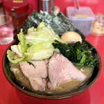 Donto Koi Ya - 昼飯セット¥900（ラーメン中盛り、味玉、海苔5枚、チャーシュー2枚）キャベツ¥100