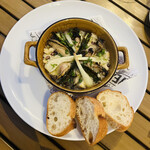 ブルータートル - 牡蠣と島豆腐のアヒージョ