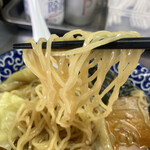 西新井ラーメン - 麺の感じ