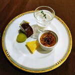 クラブダイニング - ホテルパティシエ特製デザートのワゴンサービスより