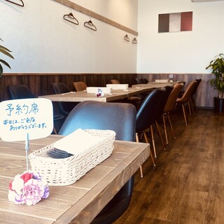 お電話、LINE、InstagramのDMでもお席お取りできます。