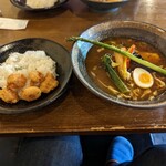 Kita Cafe - ホタテフライとグリーンアスパラのスープカレー@1750円