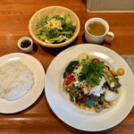 サロン デ サン - スープとサラダを 付けました♪