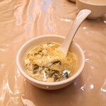 チャイナ 三丁目 - ⚫豆腐とワカメのとろみスープ