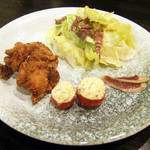 華麗なるカレー - 唐揚げ、ミディトマトのダミ玉ファルシ、鴨の生ハム(7/27おつまみ総選挙)