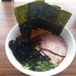 Ramen Shina Tora - 支那虎らーめん(850円也) 低温調理されたチャーシューがインパクト大！