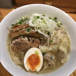 めんや 正明 - 海老ワンタン麺　鶏そば　塩　byまみこまみこ