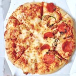 ドミノ・ピザ - ハーフ&ハーフ(S)　2405円
(ダブルモッツァレラ、ドミノ・デラックス)