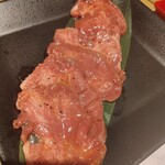 焼肉 肉食 - 黒タン