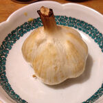 九州屋 - 料理写真:にんにく丸焼き