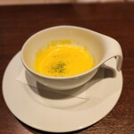 マルヤママッシュルーム - 春ニンジンのスープ