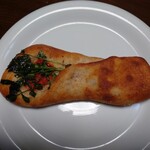 クシノ ノ パンヤ - 沖縄産コンビーフのトマトクレソンカンパーニュ　320円　何で沖縄産なんだろう。ぜいたくなおいしさでした。