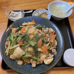 楽苑 - 五目あんかけ焼きそば