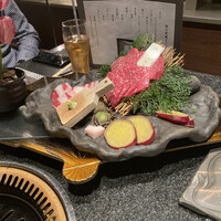 個室 和牛焼肉 吟 難波店 - 