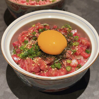 焼肉 ワガママ気まま - 炙りユッケご飯 1780円
                    サーロインのねぎとろフレークご飯 1780円