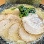 横浜家系ラーメン春吉家 - 塩トンコツ　チャーシュー麺　1000円