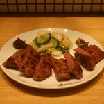 利久食堂 - 牛たん焼 味噌(2枚4切) ＋ 牛たん焼(2枚4切)