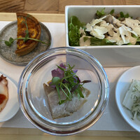 ザ タヴァン グリル＆ラウンジ - 