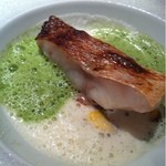 エクアトゥール - 魚：甘鯛の直火焼き、モンサンミシェルのムール貝、サザエとマナガツオのガレット