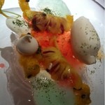 エクアトゥール - デザート：パイナップルのラビオリとバーベナとペリエのソルベ パッションフルーツのソース