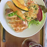 CEDAR WORKS - ポークはどこか野性的な味と噛みごたえ。