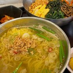 Kammi Fanfa - セットのラーメンは塩台湾ラーメンﾁｮｲｽ