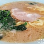 横浜らーめん 本牧家 本店 - ラーメン並(近景)