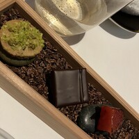 ベージュ アラン・デュカス 東京 - 