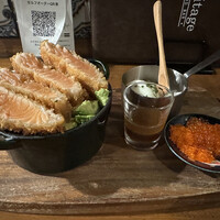 Seafood bar Ermitage 代々木店 - トロサーモンのレアカツ丼
