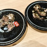 Kaiten Ren Yakiniku Ittou - いっとうせせり　炭鶏…税込176円、鶏もも　炭鶏…税込176円