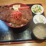 Oshokujidokoro Rakushou - 麓山高原豚ソースカツ丼（漬物・小鉢・味噌汁がつきます）