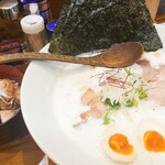 鶏そば そると - 特製白湯そば(1270円)+鶏めしのセット(+320円)。