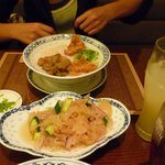 お粥家 周荘 ヒルトンプラザウエスト店 - クラゲの前菜。