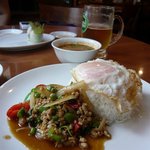 Thai Restaurant SOUL FOOD BANGKOK - 豚挽き肉のガパオ炒めご飯