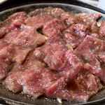 まつ坂 - 肉は薄いが、柔らかい〜