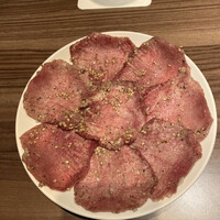 焼肉うしごろ 新宿三丁目店 - 極みのタン