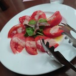 Dori Mu Famu - トマトサラダ！アクセントの魚がトマトとマッチして美味しかったです！