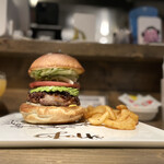 folk burgers&beers - フォーキースモーキーアボカドバーガー