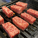 老舗精肉店直送 千種焼肉 飛騨牛の奴隷 - 