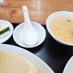 金春 - 中華スープと漬物