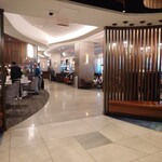 Delta Sky Club (LAX-T3) - 