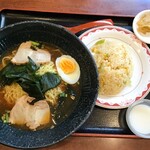 Shokuisen - 醤油ラーメン(小チャーハン、デザート、お新香付き)