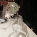 アピシウス - antipodes（ガス入り）